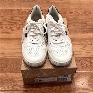 Veja V10 White Sneaker